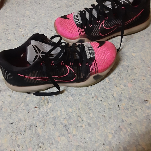 Shoes - Picture 3 of 3